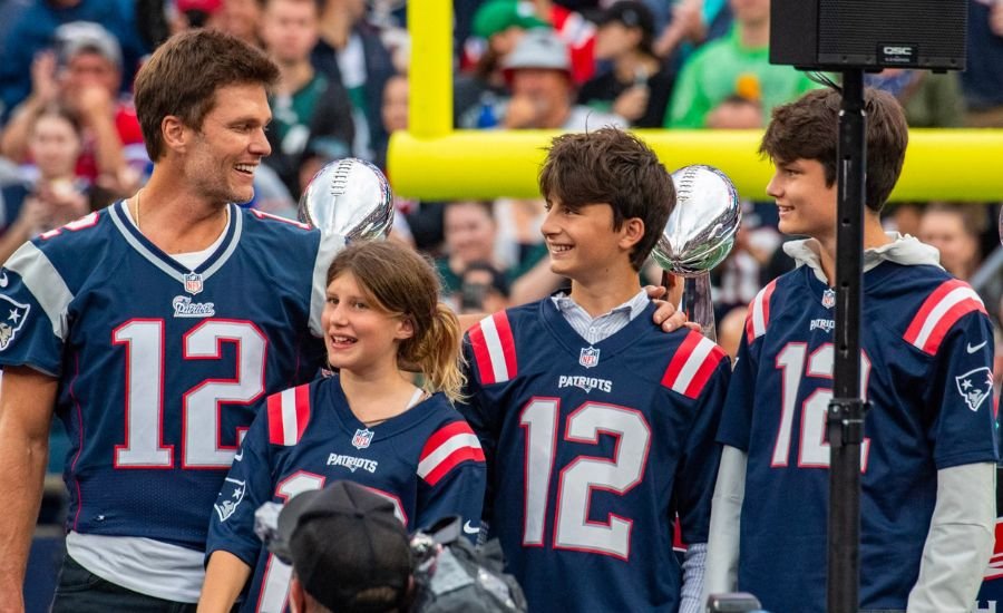 tom brady wife